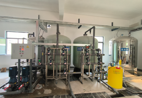 山東力諾15T反滲透設(shè)備安裝調(diào)試